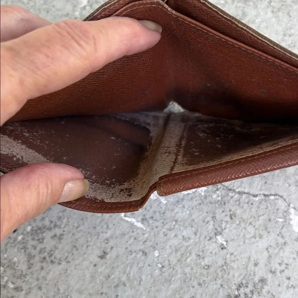 Vintage Louis Vuitton men’s monogram wallet